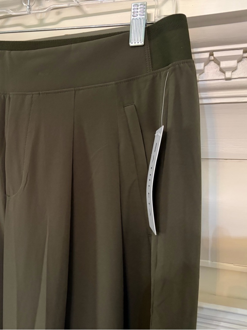 Athleta Brooklyn Heights Pleated Wide Leg Pants Olive Green Sz 10 Tall NWT $ 109